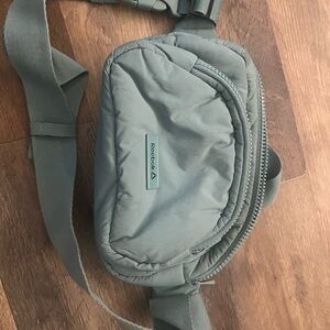 Reebok blueish / green belt bag
